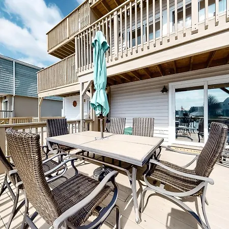 Bayfront Beauty At Mallard Landing