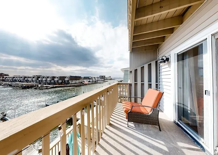 Bayfront Beauty At Mallard Landing Holiday home